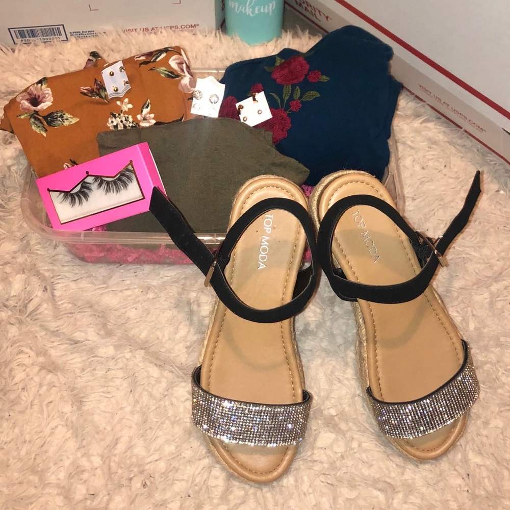 Smaller MYSTERY BOX/ BAG!! With cute items!!